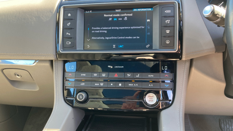 Jaguar F-Pace 2.0d Portfolio 5dr Auto AWD Diesel Estate